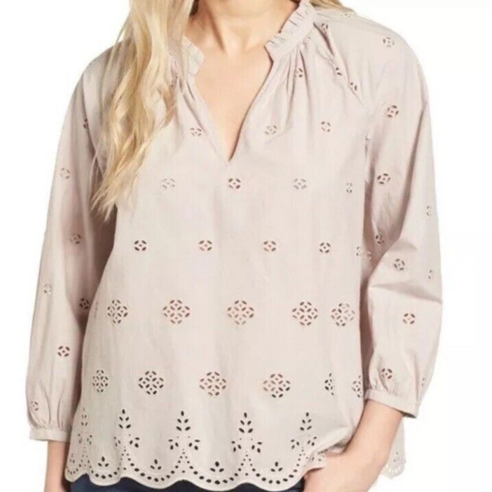 Madewell Light Pink Eyelet Pop Over Blouse . Size XS (111)